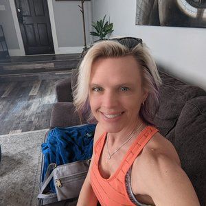 Meet your Posher, Stacie